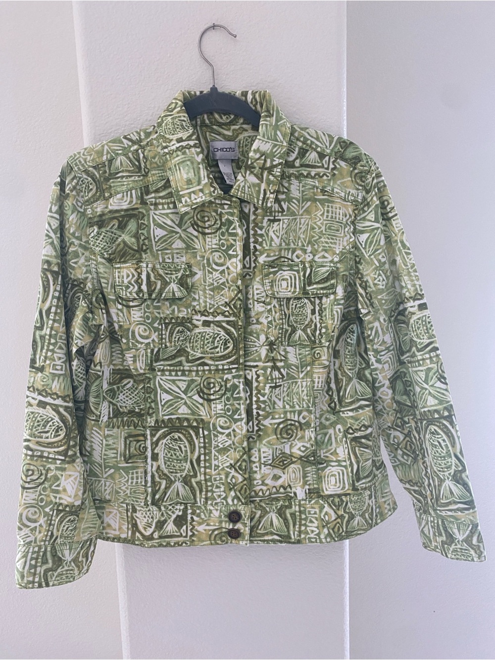 Chico’s Lightweight Green/white Jean Style Jacket  Size 2 (L-12)